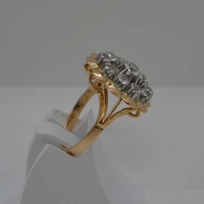 Bague forme fleur Zircon