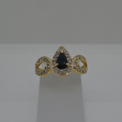 Bague Saphir et Diamants Forme Goutte