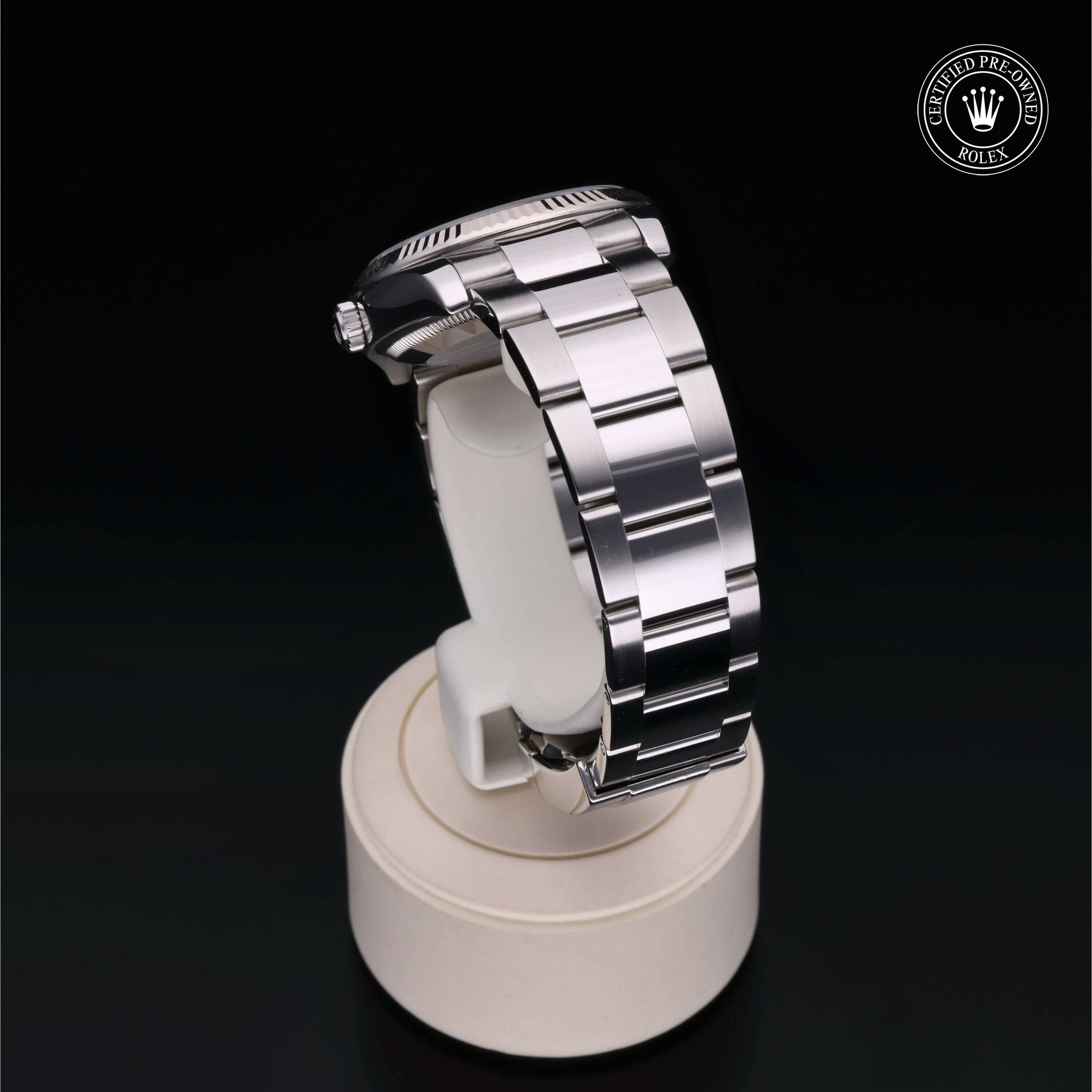 Rolex Oyster Perpetual Date en Rolesor 18 Carat Gris M115234-0008 chez Frojo - vue 17