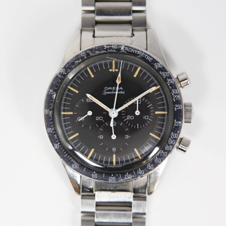 Montre Omega Speedmaster Moonwatch Chronographe cadran noir bracelet acier 40 mm