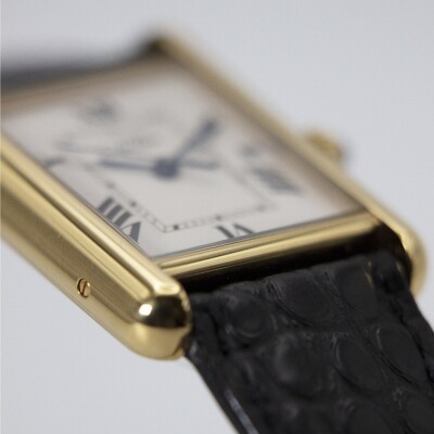 Montre Tank Must de Cartier, Grand modèle, Date