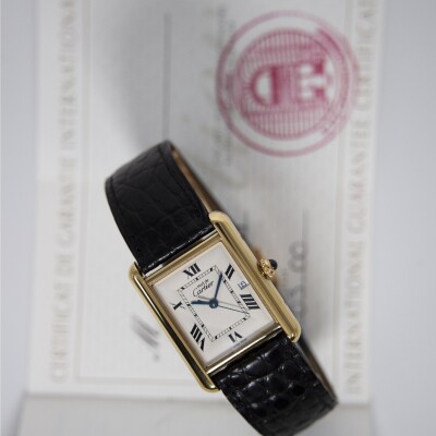 Montre Tank Must de Cartier, Grand modèle, Date