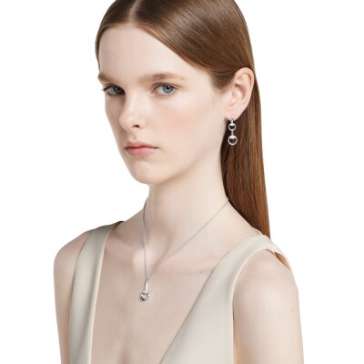 Pendants d’oreilles Gucci Horsebit en or blanc et diamants