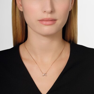 Pendentif Chaumet Jeux de Liens en or rose et diamant
