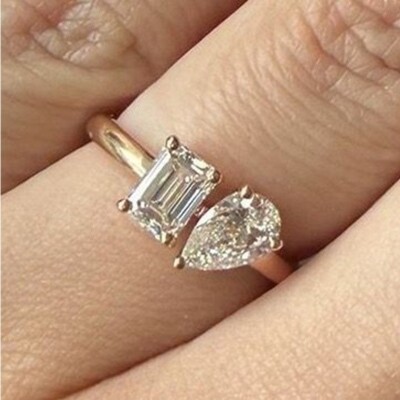 Bague Frojo en or rose diamant émeraude et diamant poire