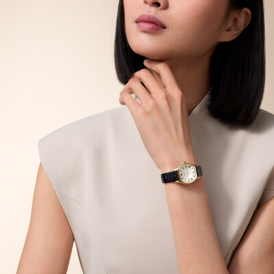 Montre Cartier Tortue Petit modèle, mouvement quartz, or jaune, cuir