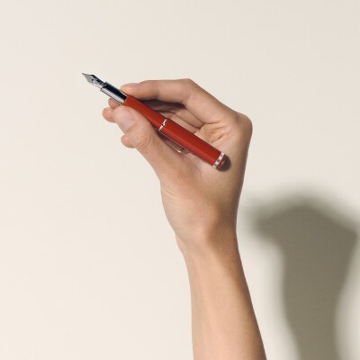 Stylo plume Montblanc Heritage Rouge et Noir « Baby » édition spéciale corail