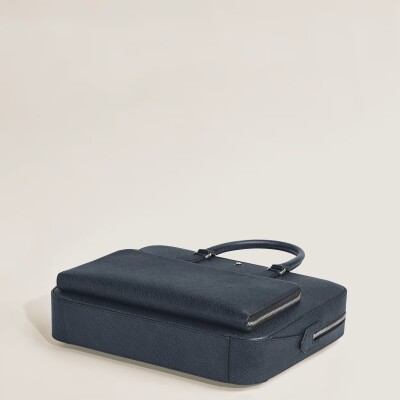 Porte-documents Montblanc moyen modèle avec poche en cuir sartorial bleu tweed