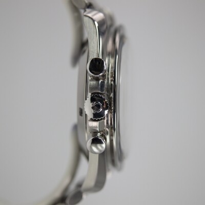 Montre OMEGA Speedmaster Moonwatch « Straight Writing »