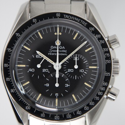 Montre OMEGA Speedmaster Moonwatch « Straight Writing »