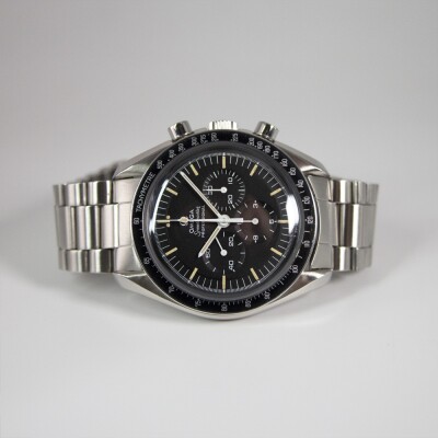 Montre OMEGA Speedmaster Moonwatch « Straight Writing »