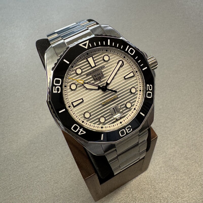Montre TAG Heuer Aquaracer Professional 300 Date Automatic 43mm