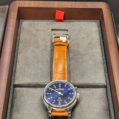 Montre MeisterSinger Classic Bell Hora BHO908