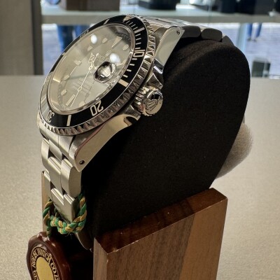 ROLEX Submariner Date 16610