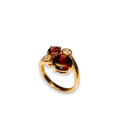 Collection Princesse Mathilde, Bague Or Rose Grenat, Rhodolite et Diamants