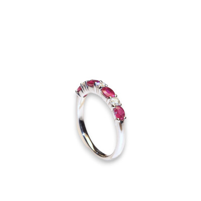 Bague Rubis, Or Blanc Diamants