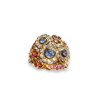 Bague Trois Marguerites, Or Jaune Saphirs de Couleur et Diamants