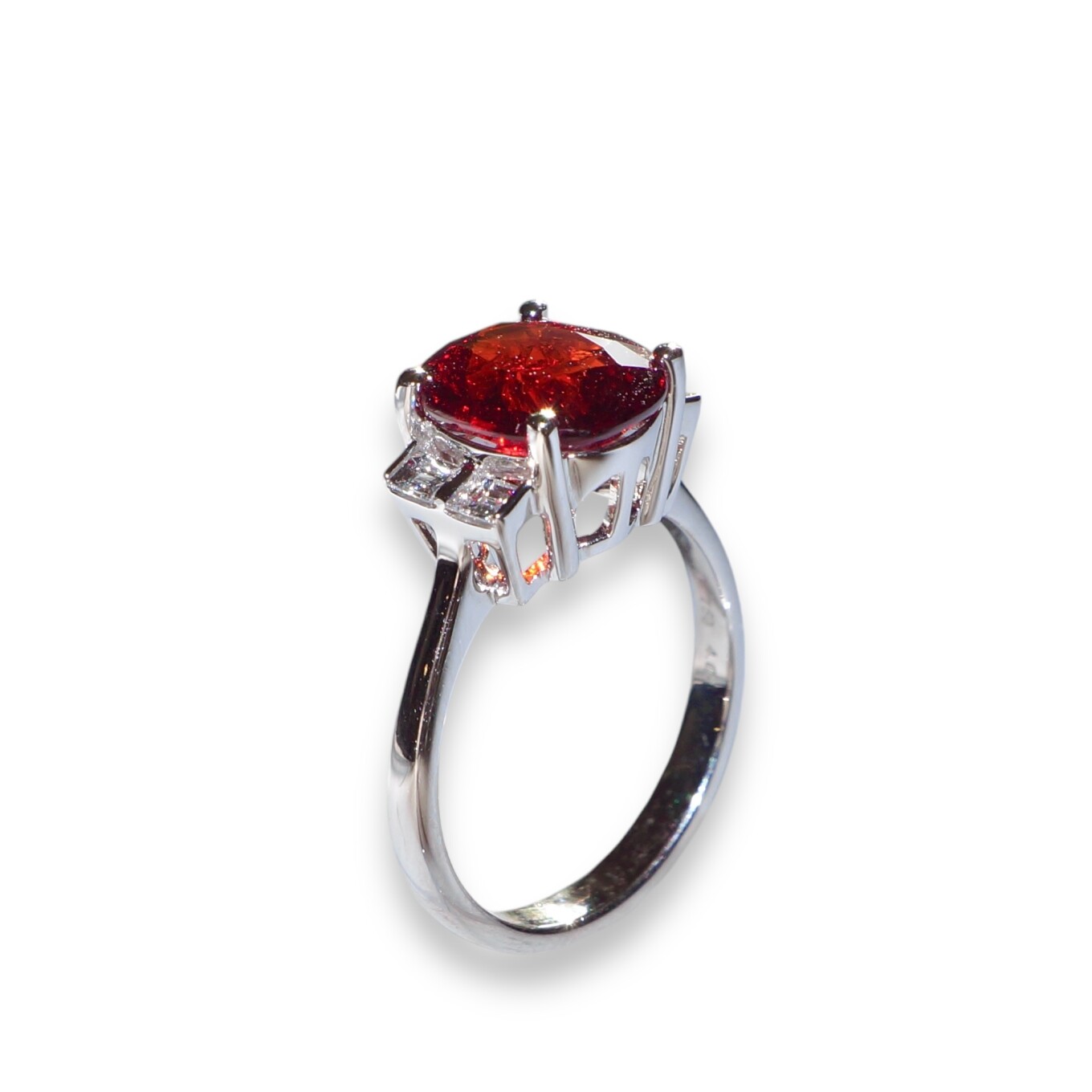 Bague Or Blanc, Grenat Spessartite et Diamants