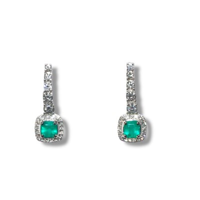 Boucles D’oreilles Emeraude et Diamants, Or Blanc