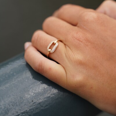 Bague en plaqué or et oxydes de zirconium