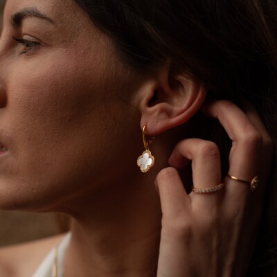 Boucles d'oreilles Charles Garnier en argent, oxydes de zirconium et nacre