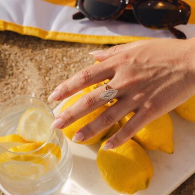 Bague en plaqué or et oxydes de zirconium