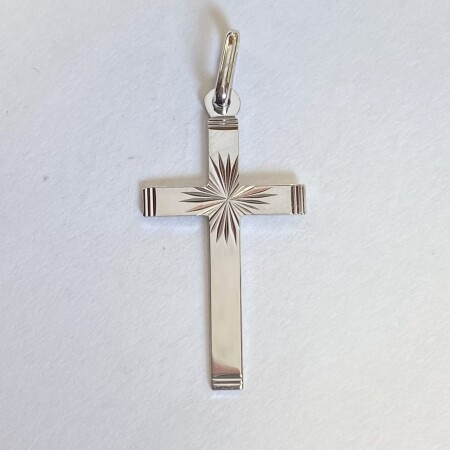 Pendentif croix en or blanc