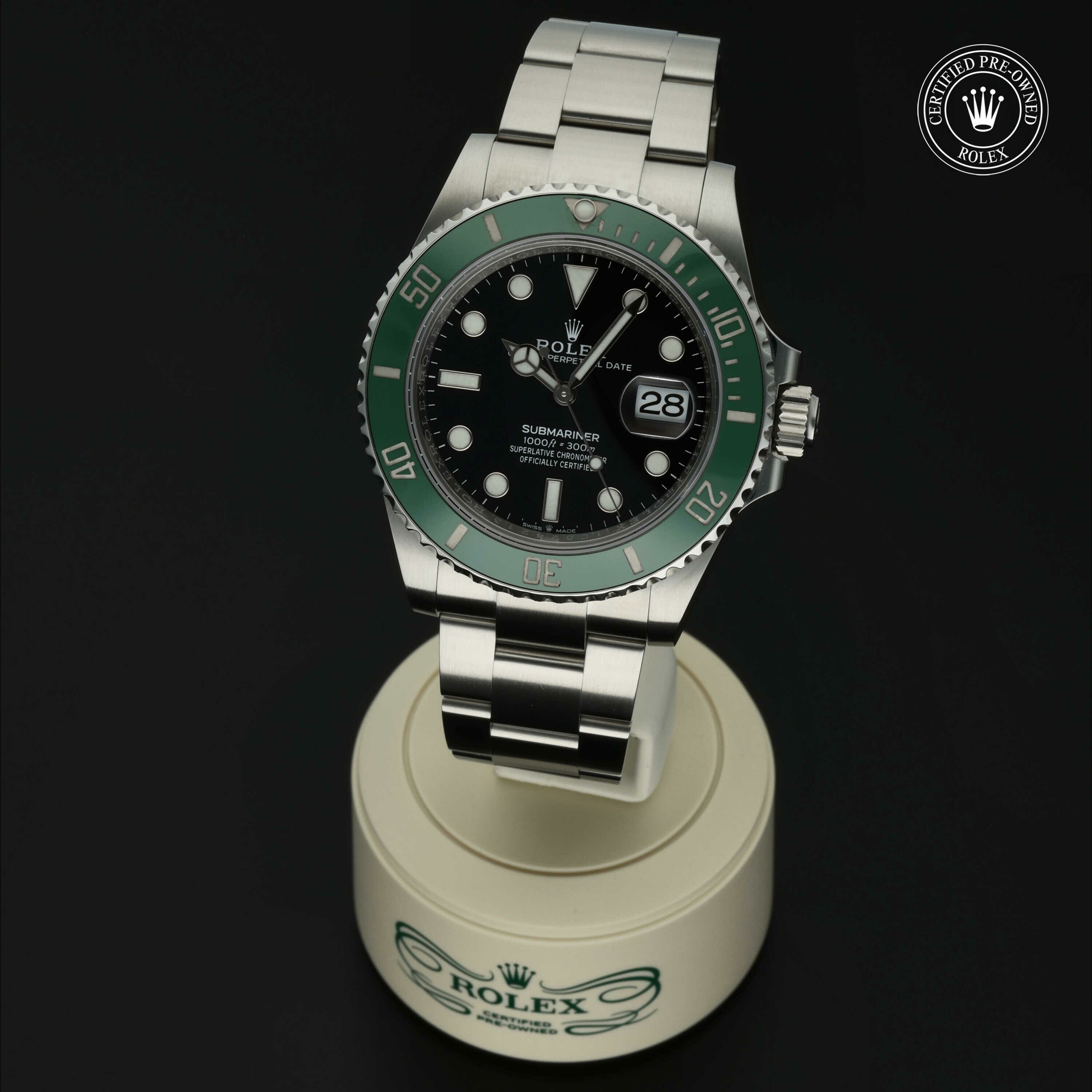 Rolex Submariner Date in Staal M126610LV-0002 at Hall of Time - vue 2
