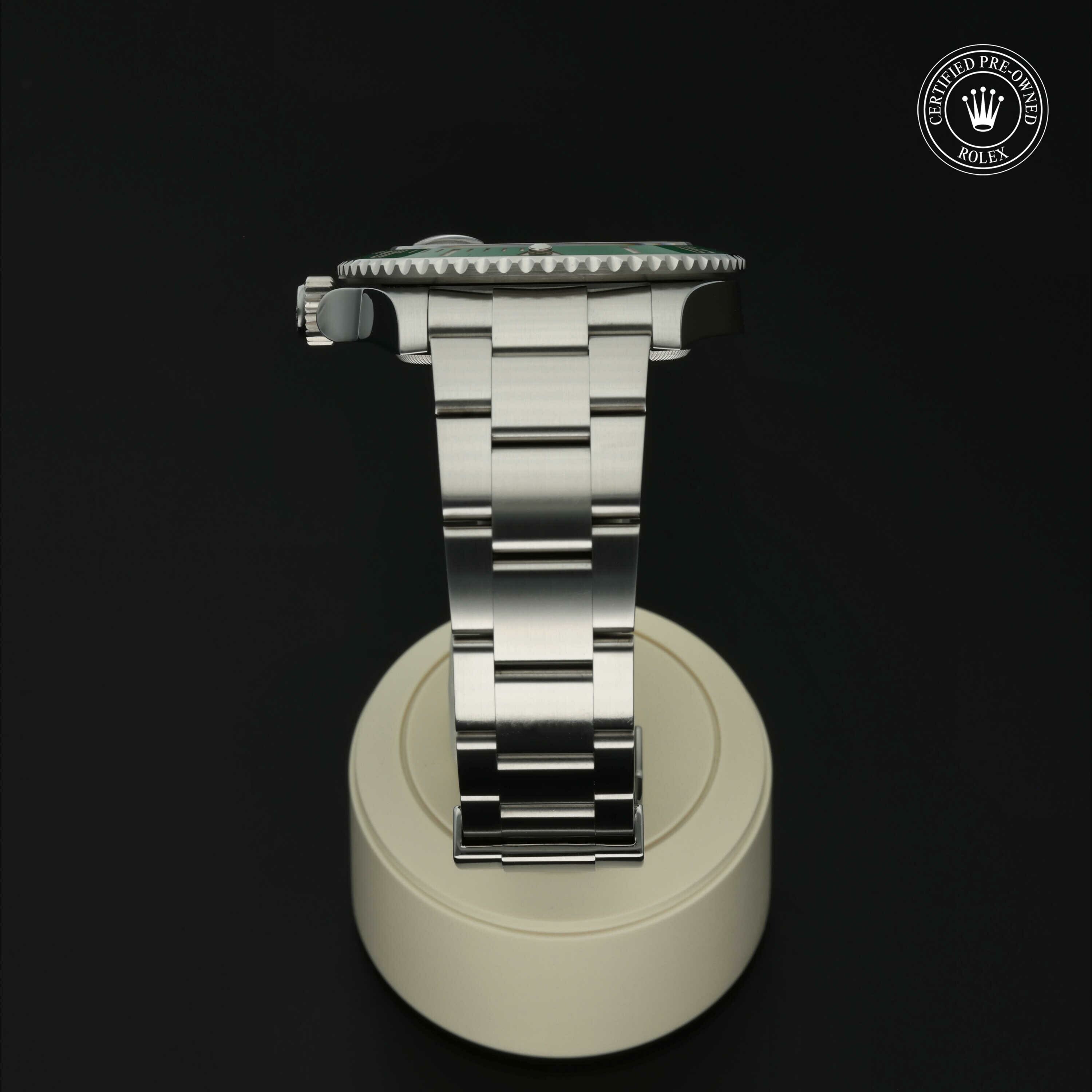 Rolex Submariner Date in Staal M126610LV-0002 at Hall of Time - vue 19