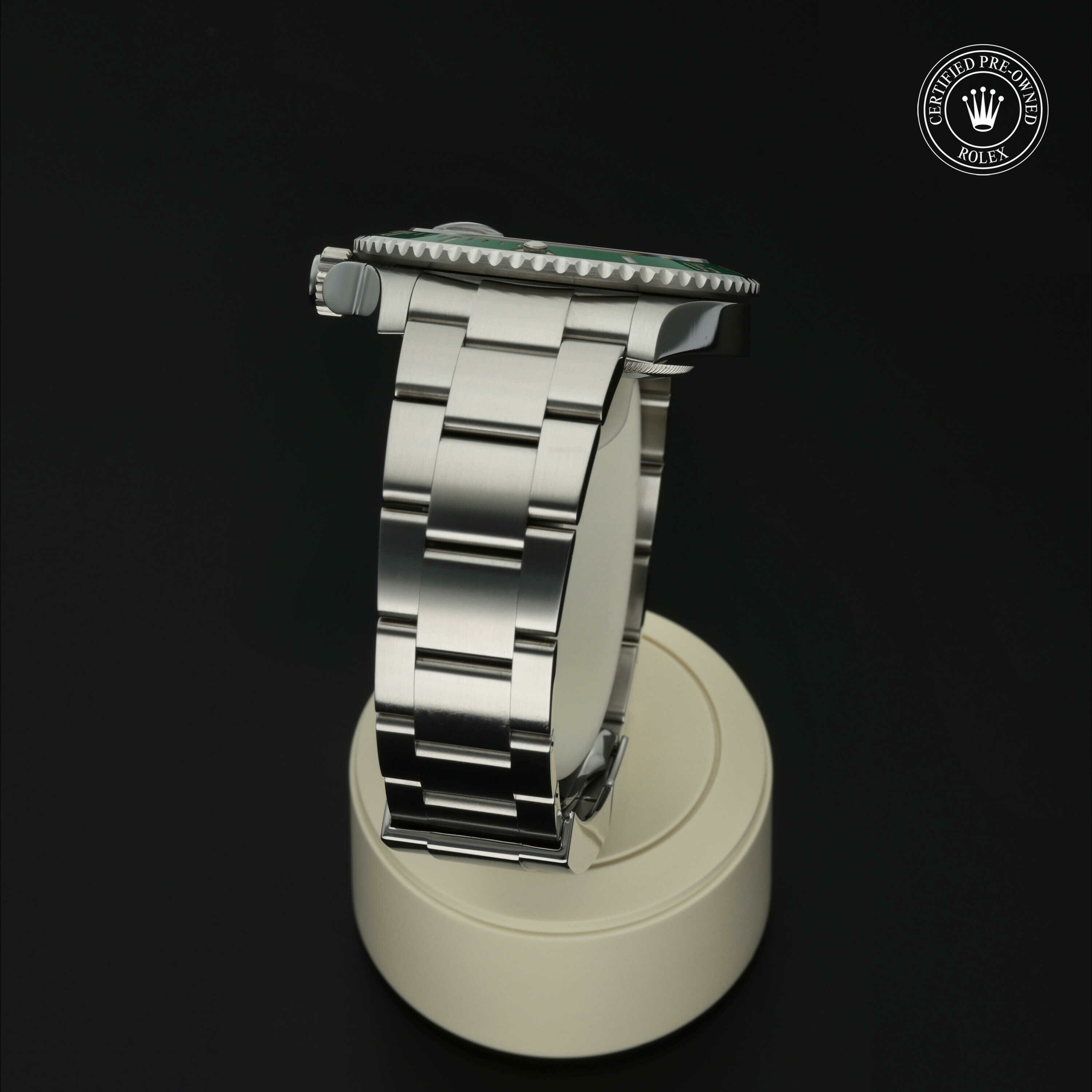 Rolex Submariner Date in Staal M126610LV-0002 at Hall of Time - vue 20