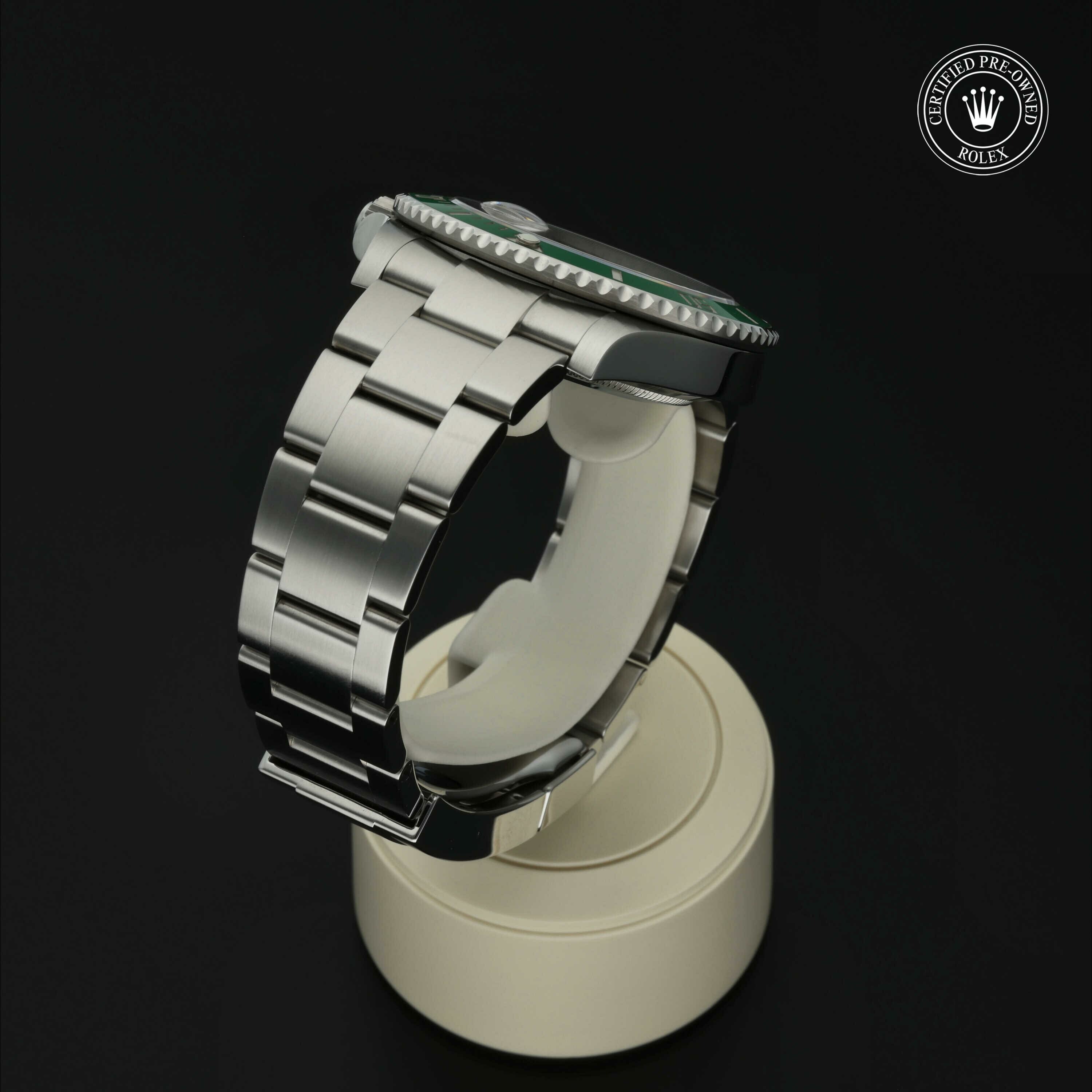 Rolex Submariner Date in Staal M126610LV-0002 at Hall of Time - vue 22