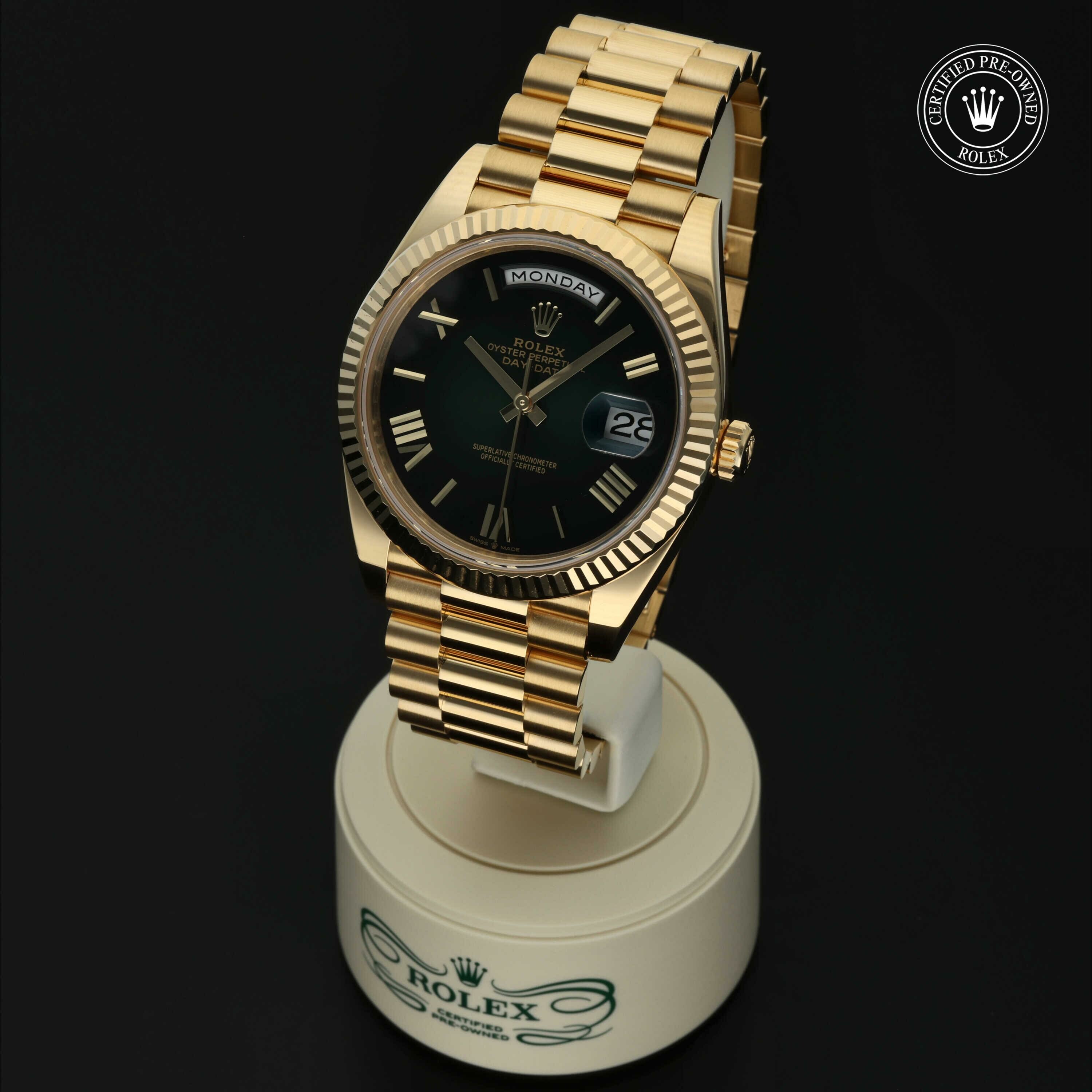 Rolex Day‑Date 40 in Goud 18 karaat Geel M228238-0042 at Hall of Time - vue 3