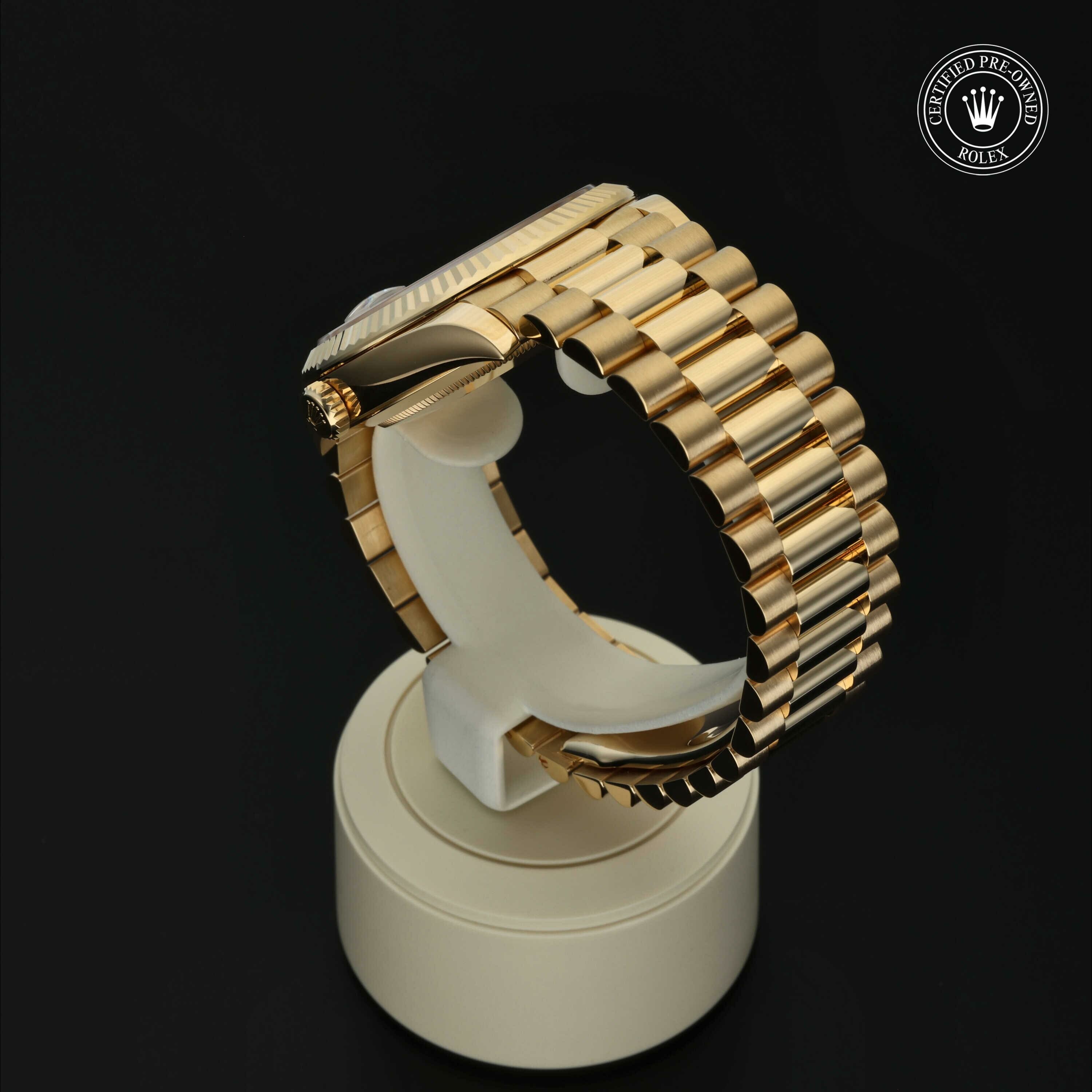 Rolex Day‑Date 40 in Goud 18 karaat Geel M228238-0042 at Hall of Time - vue 15