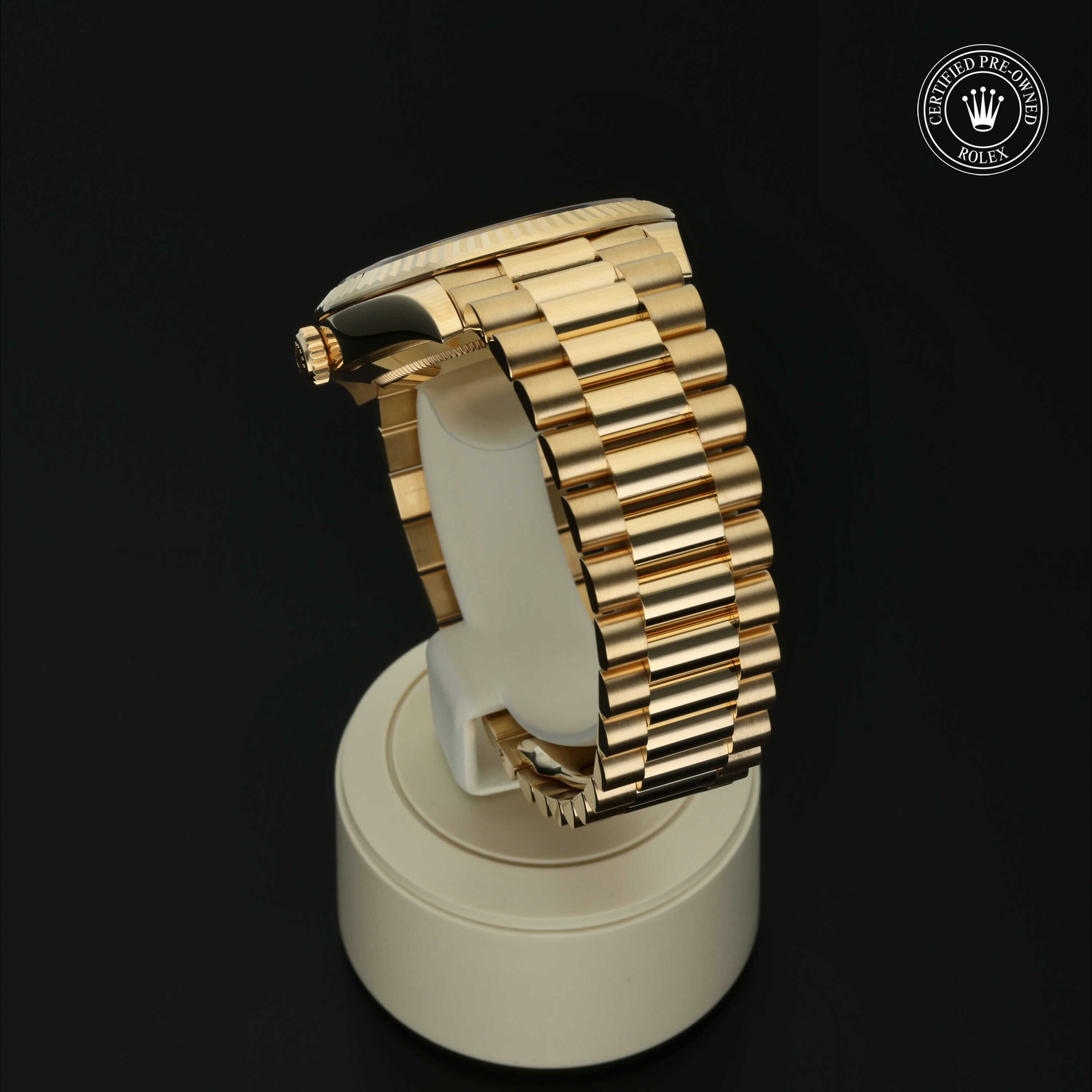 Rolex Day‑Date 40 in Goud 18 karaat Geel M228238-0042 at Hall of Time - vue 17