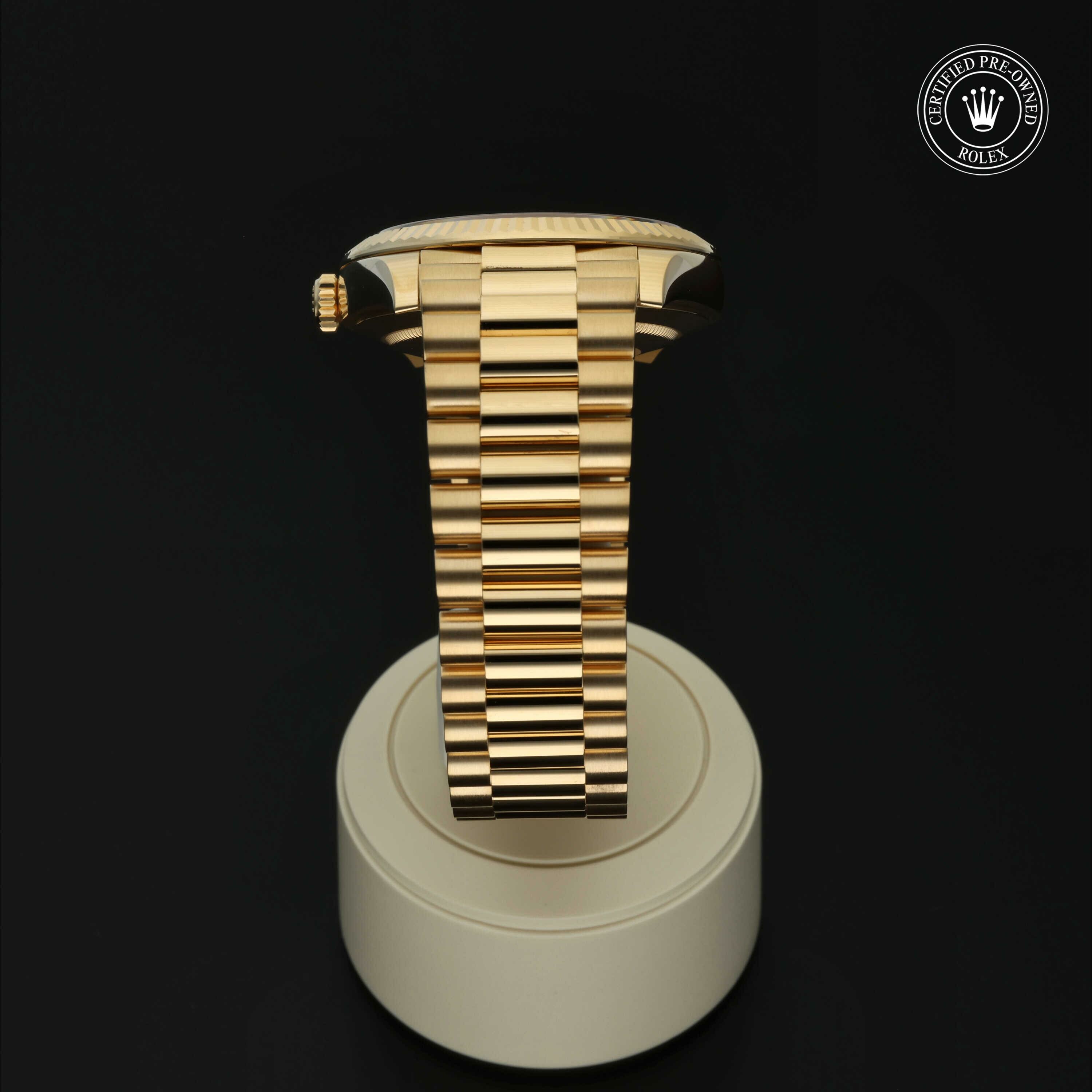 Rolex Day‑Date 40 in Goud 18 karaat Geel M228238-0042 at Hall of Time - vue 19