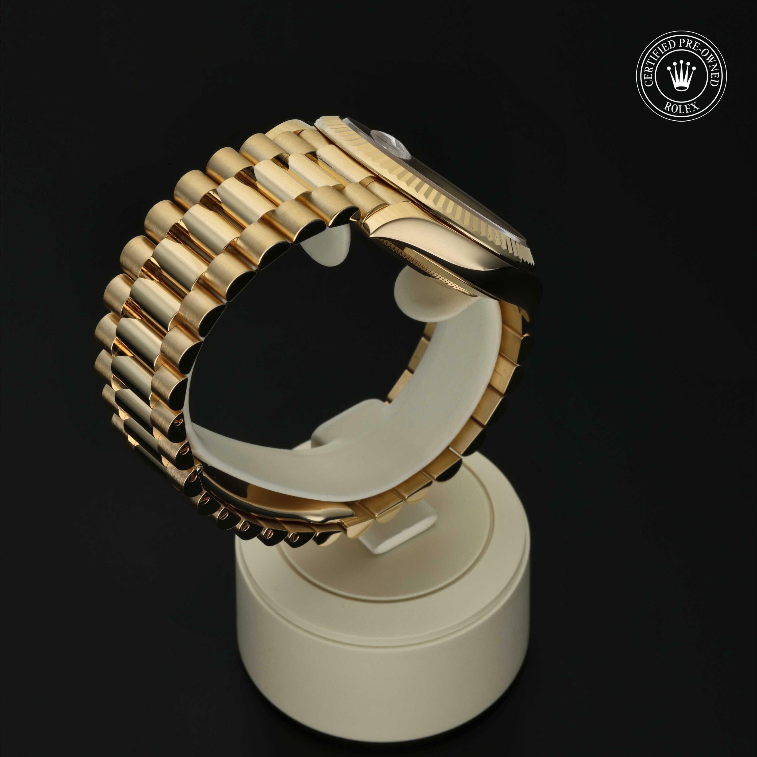 Rolex Day‑Date 40 in Goud 18 karaat Geel M228238-0042 at Hall of Time - vue 24