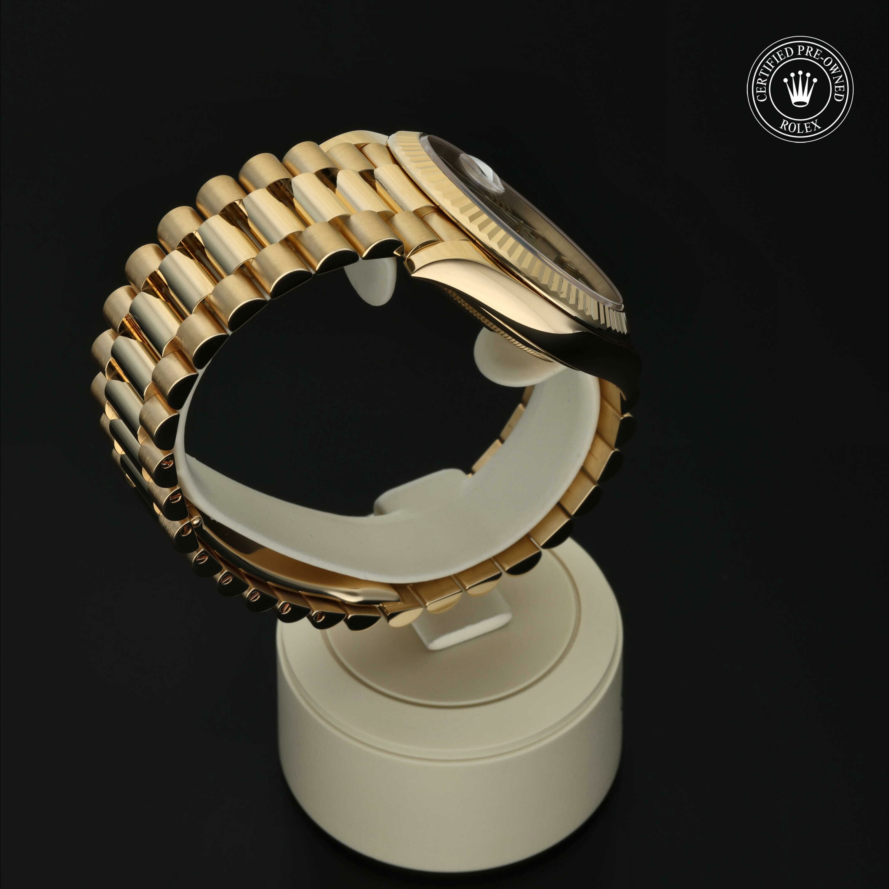 Rolex Day‑Date 40 in Goud 18 karaat Geel M228238-0042 at Hall of Time - vue 25