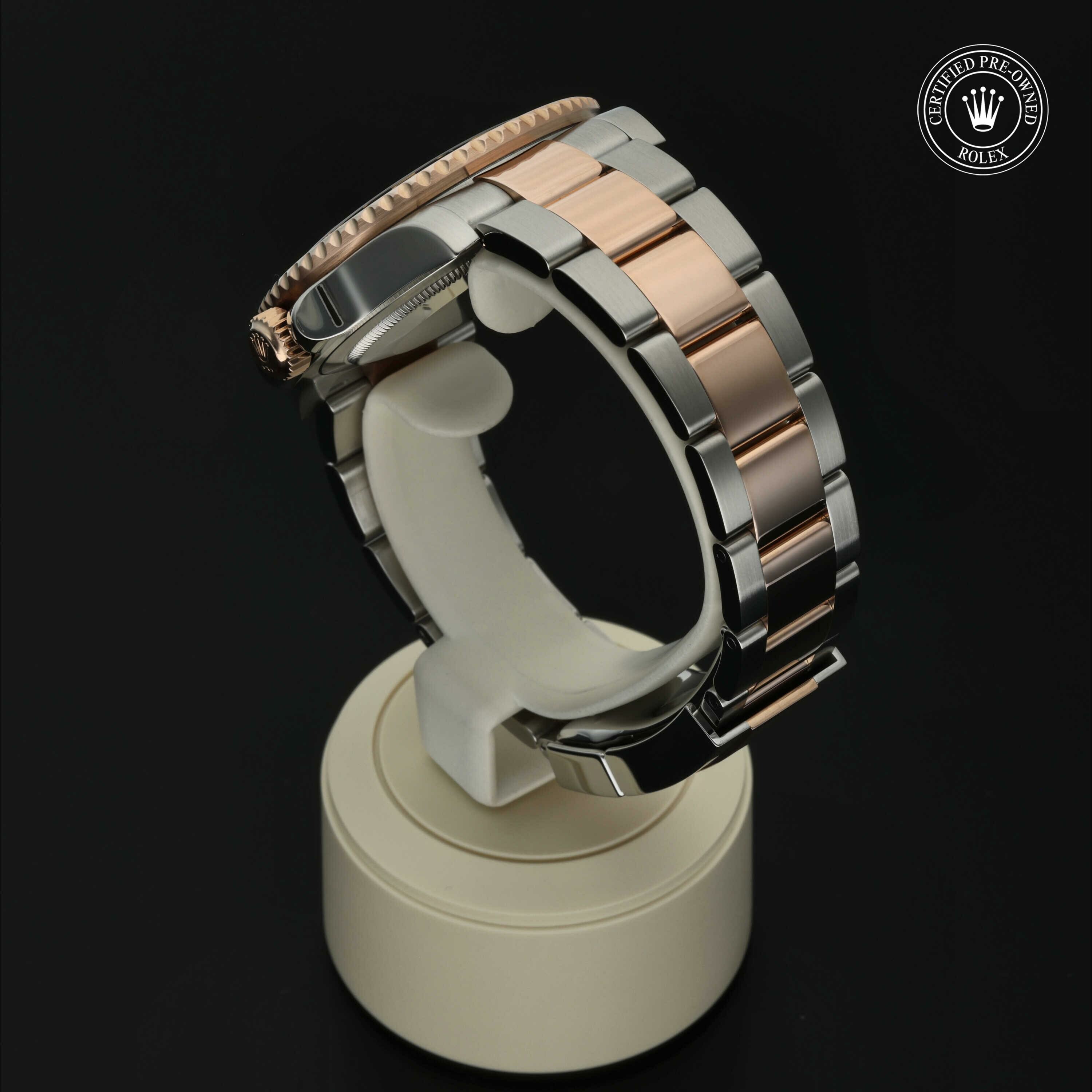 Rolex GMT‑Master II in Rolesor 18 karaat Rood M126711CHNR-0002 at Hall of Time - vue 15