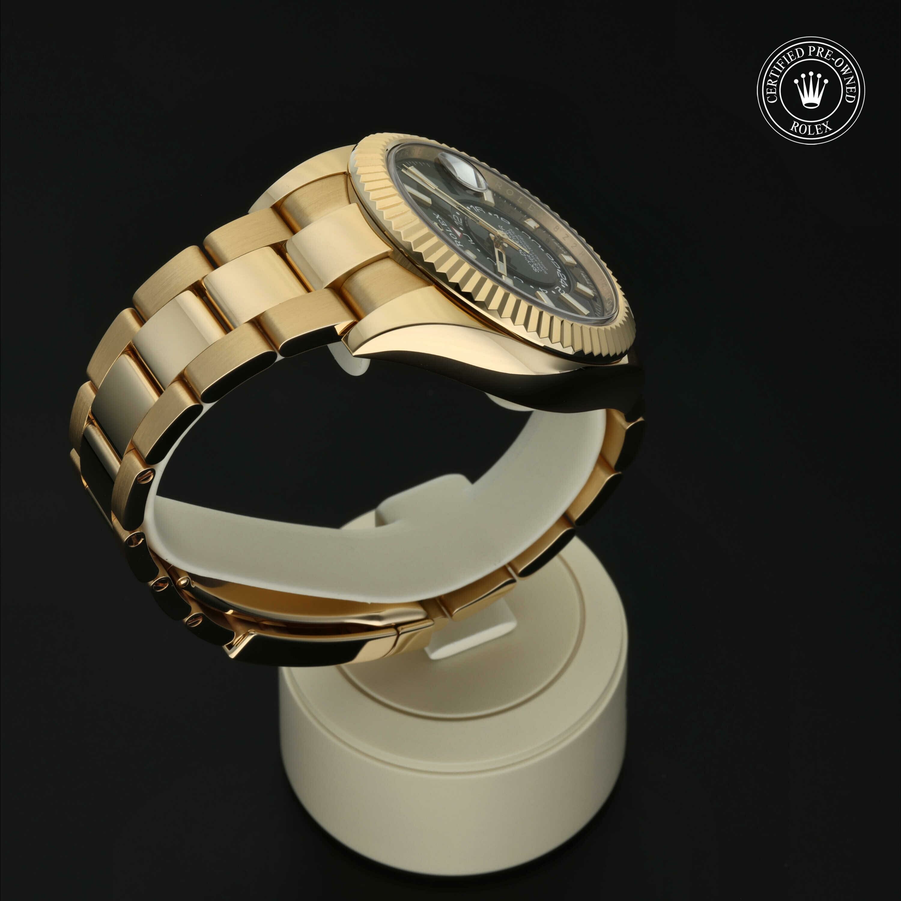 Rolex Sky-Dweller en Or 18 Carat Jaune M326938-0004 chez Hall of Time - vue 25