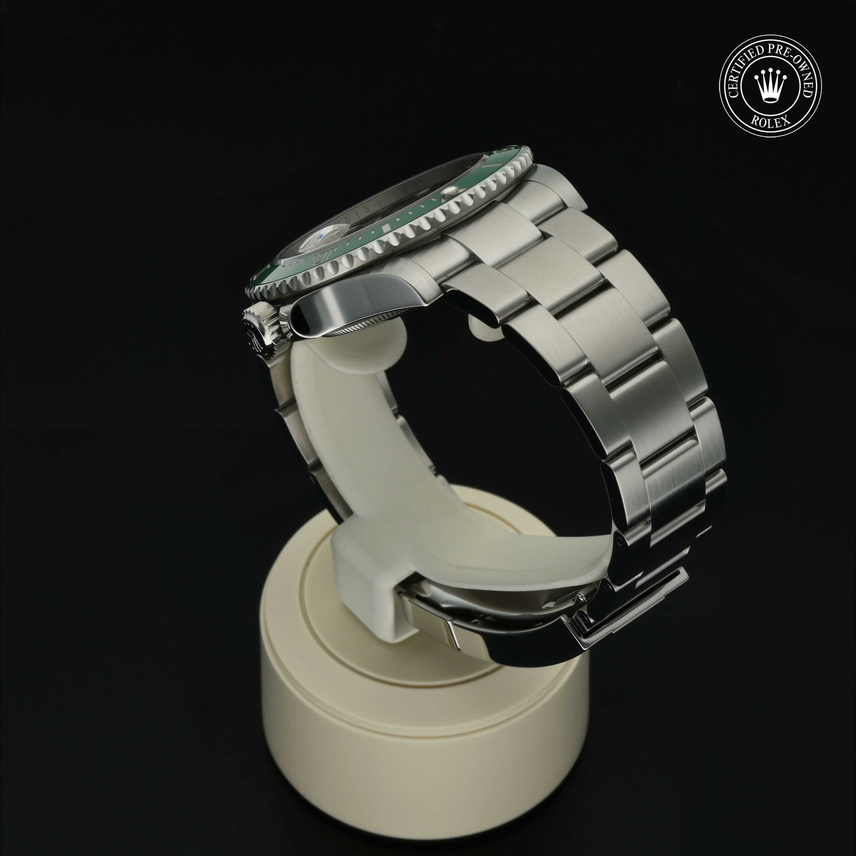 Rolex Submariner Date in Staal M126610LV-0002 at Hall of Time - vue 15