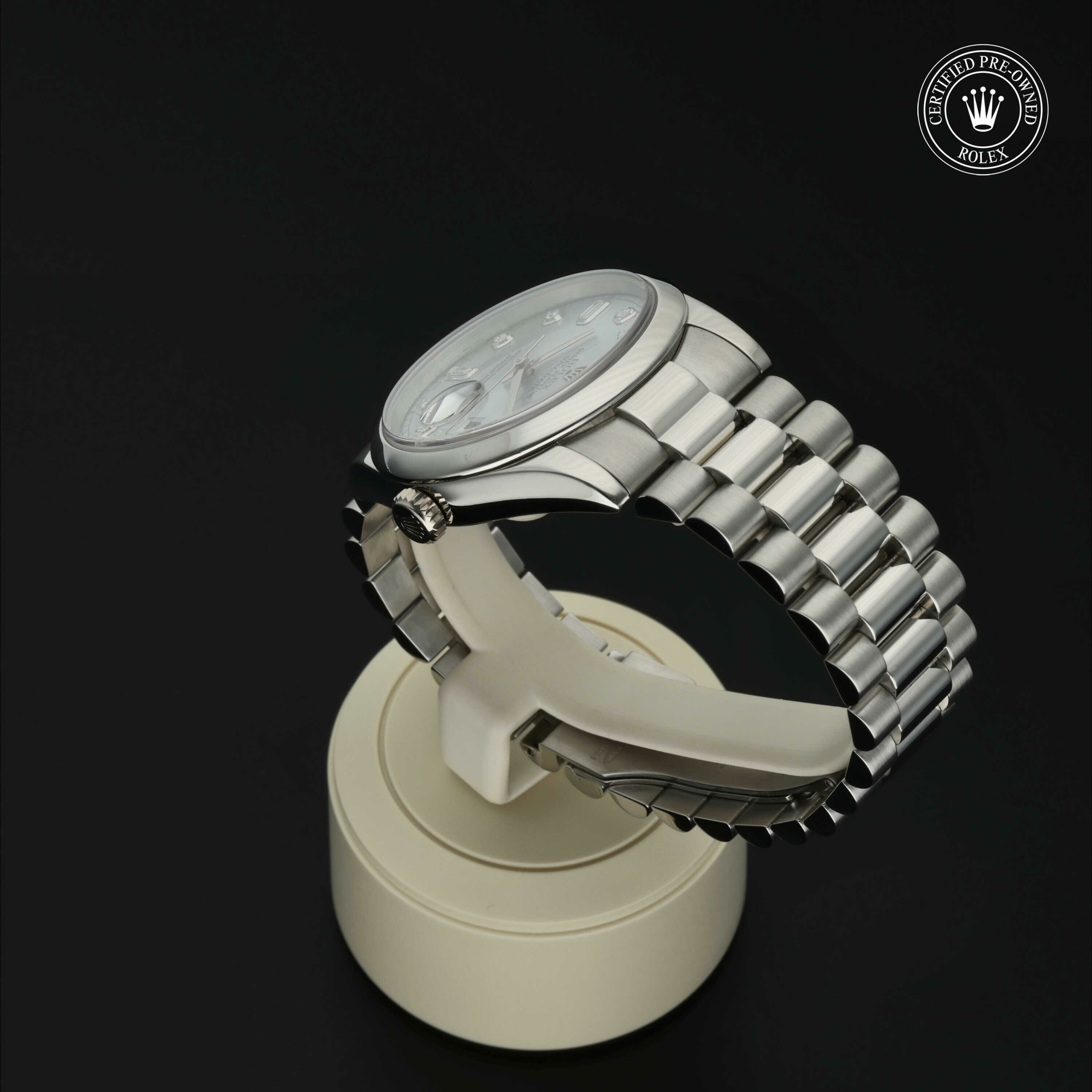 Rolex Day-Date 36 in Platina M118206-0007 at Hall of Time - vue 14