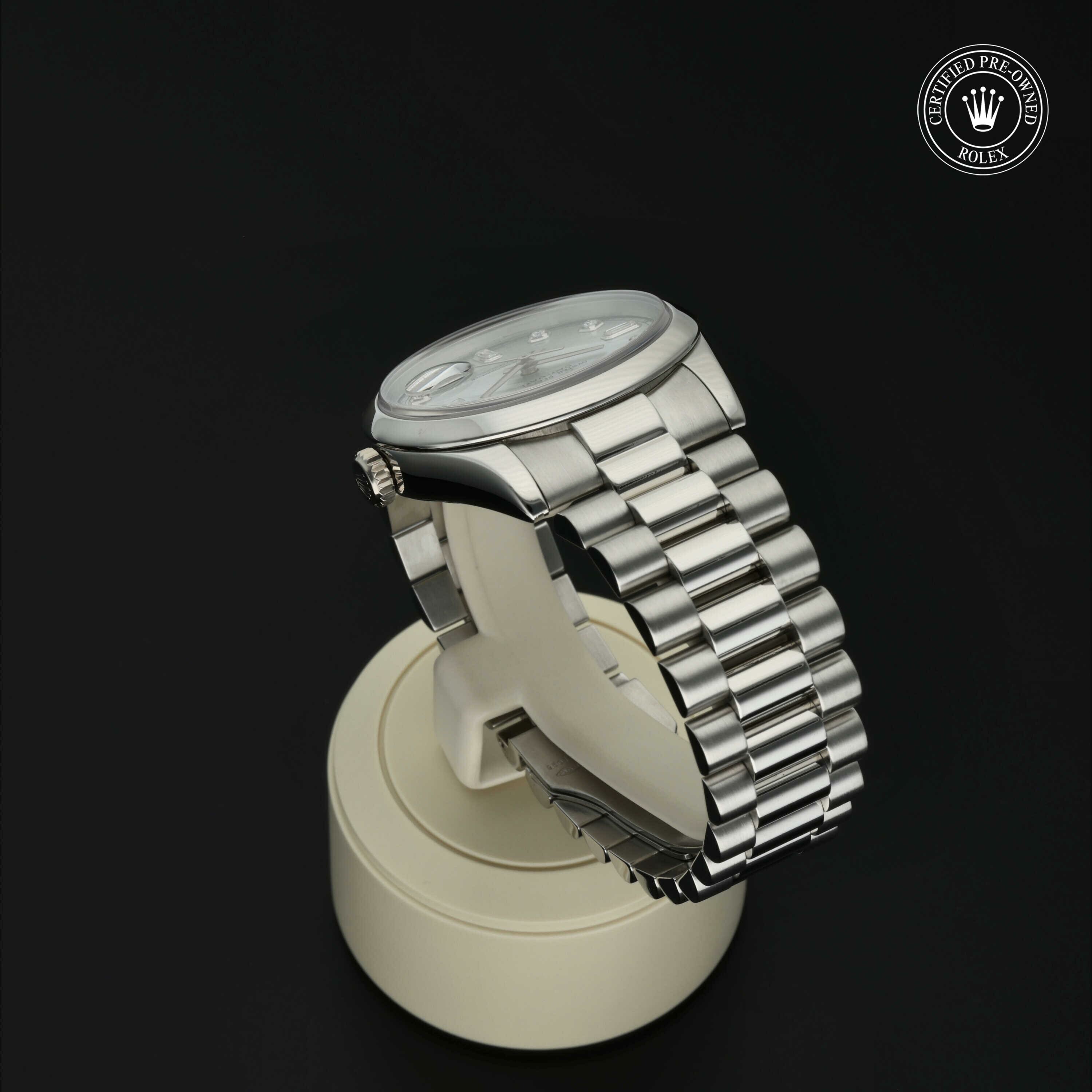 Rolex Day-Date 36 in Platina M118206-0007 at Hall of Time - vue 16