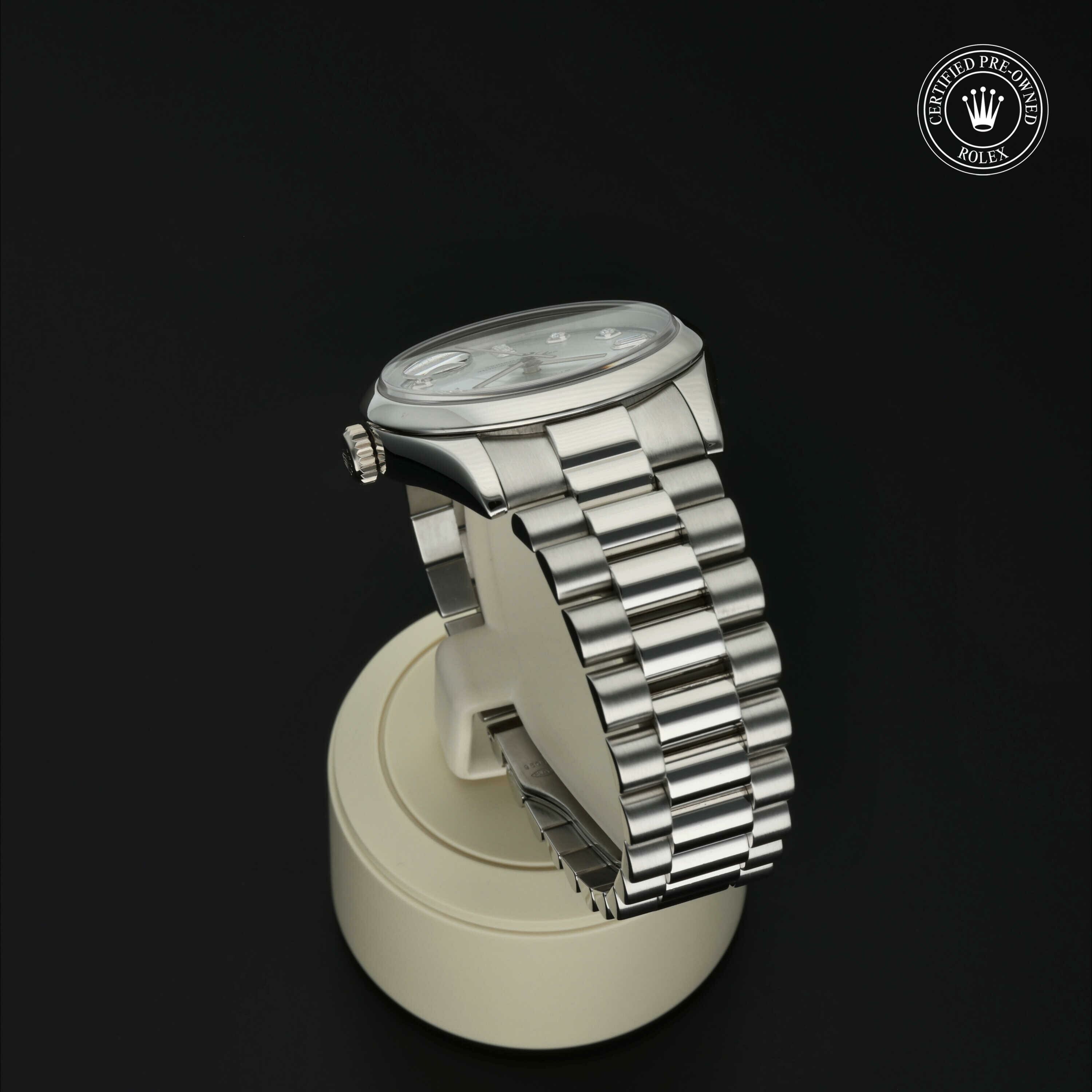 Rolex Day-Date 36 in Platina M118206-0007 at Hall of Time - vue 17