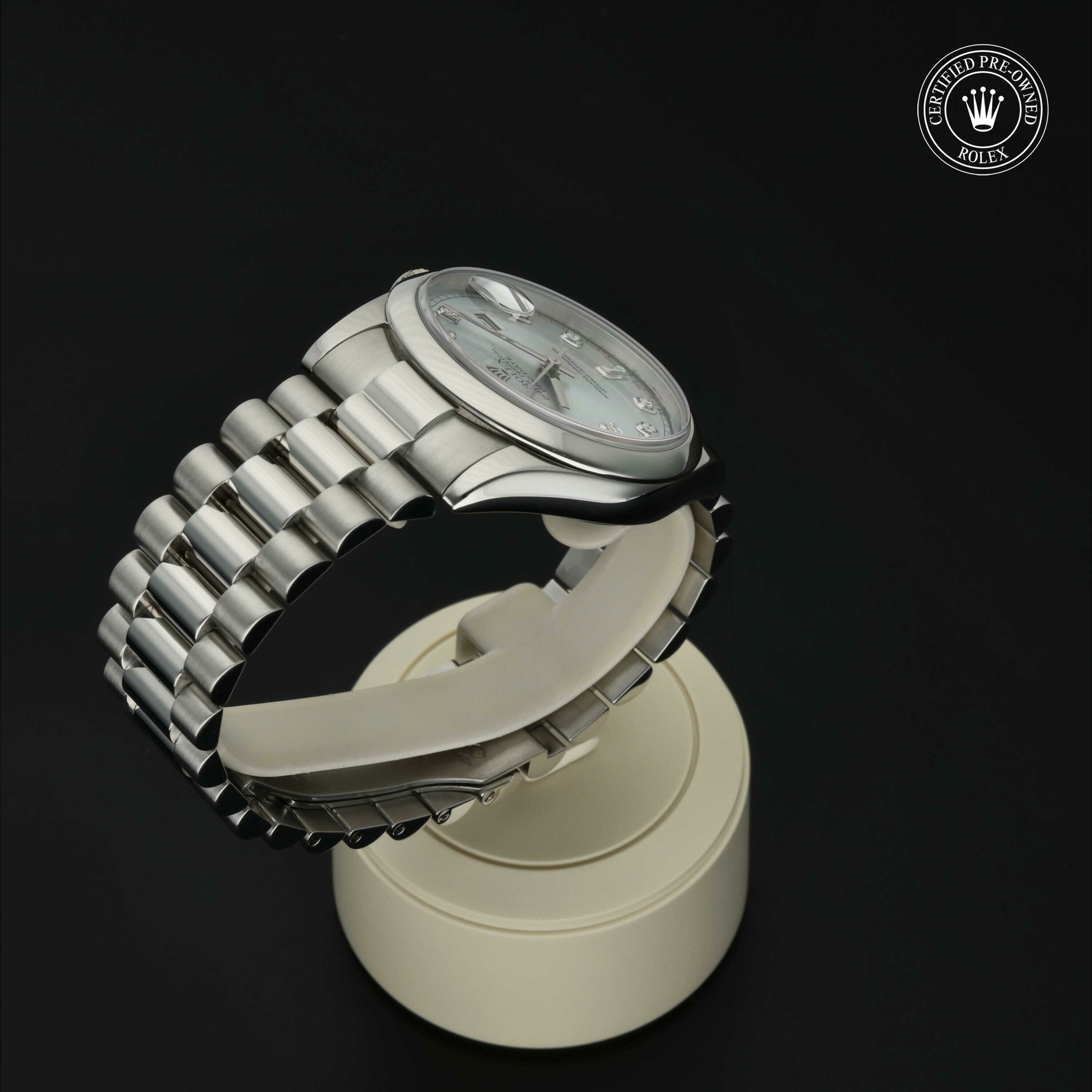 Rolex Day-Date 36 in Platina M118206-0007 at Hall of Time - vue 24