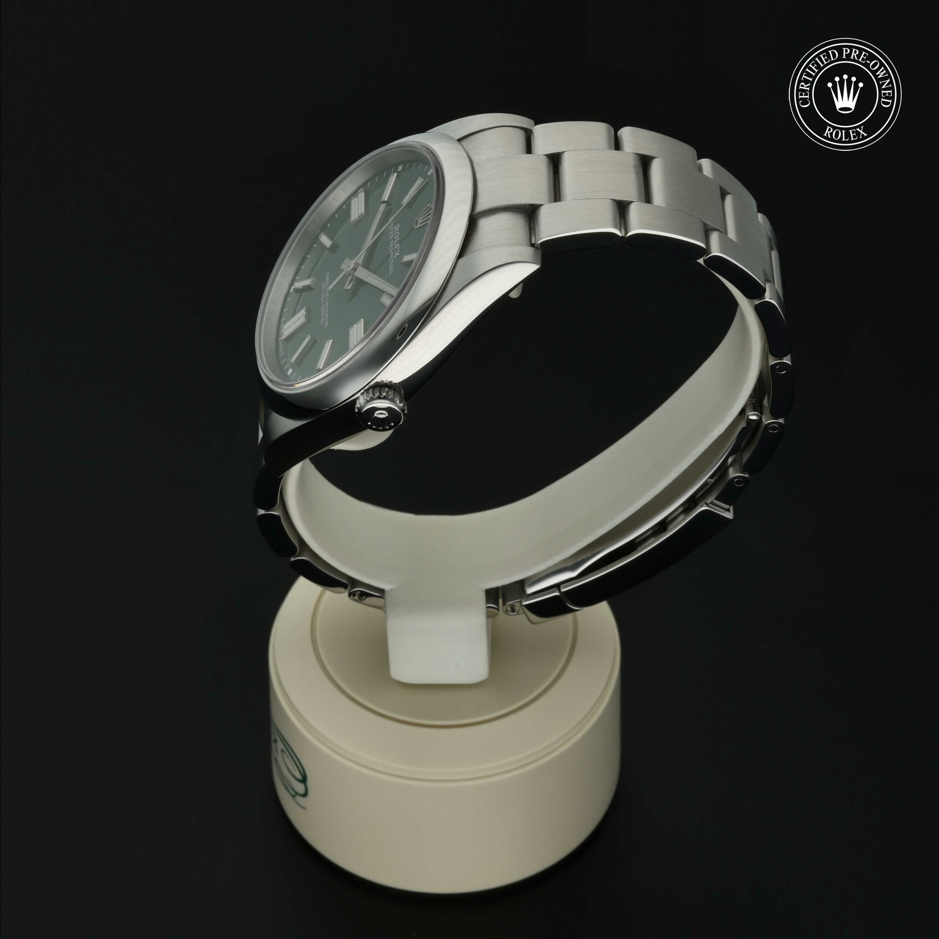 Rolex Oyster Perpetual 41 in Staal M124300-0005 at Hall of Time - vue 10