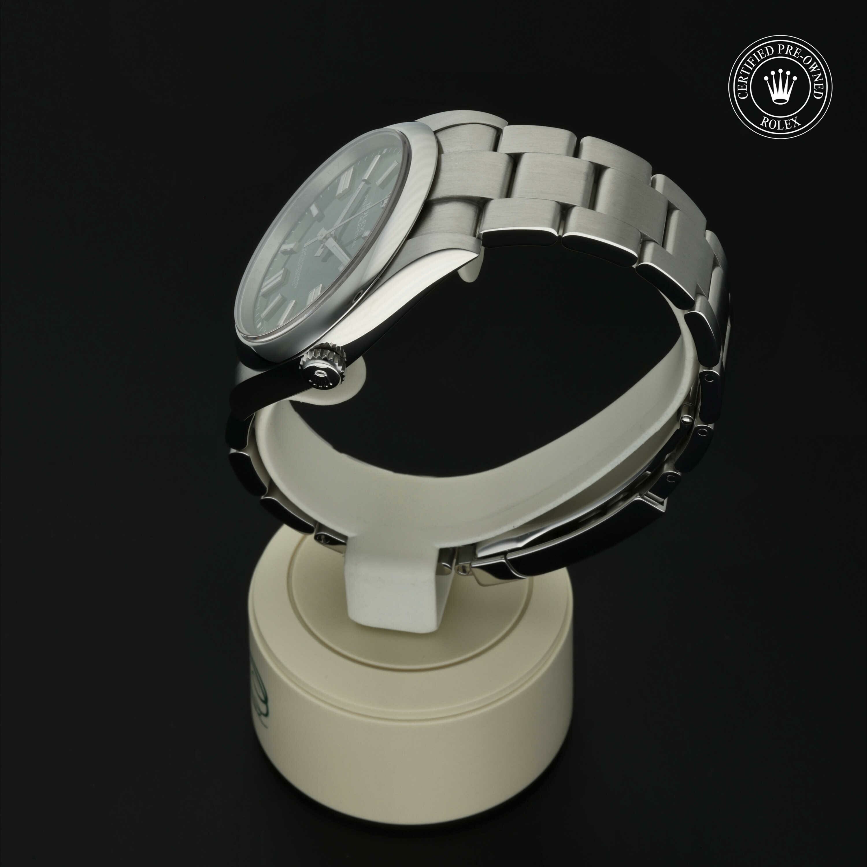 Rolex Oyster Perpetual 41 in Staal M124300-0005 at Hall of Time - vue 11