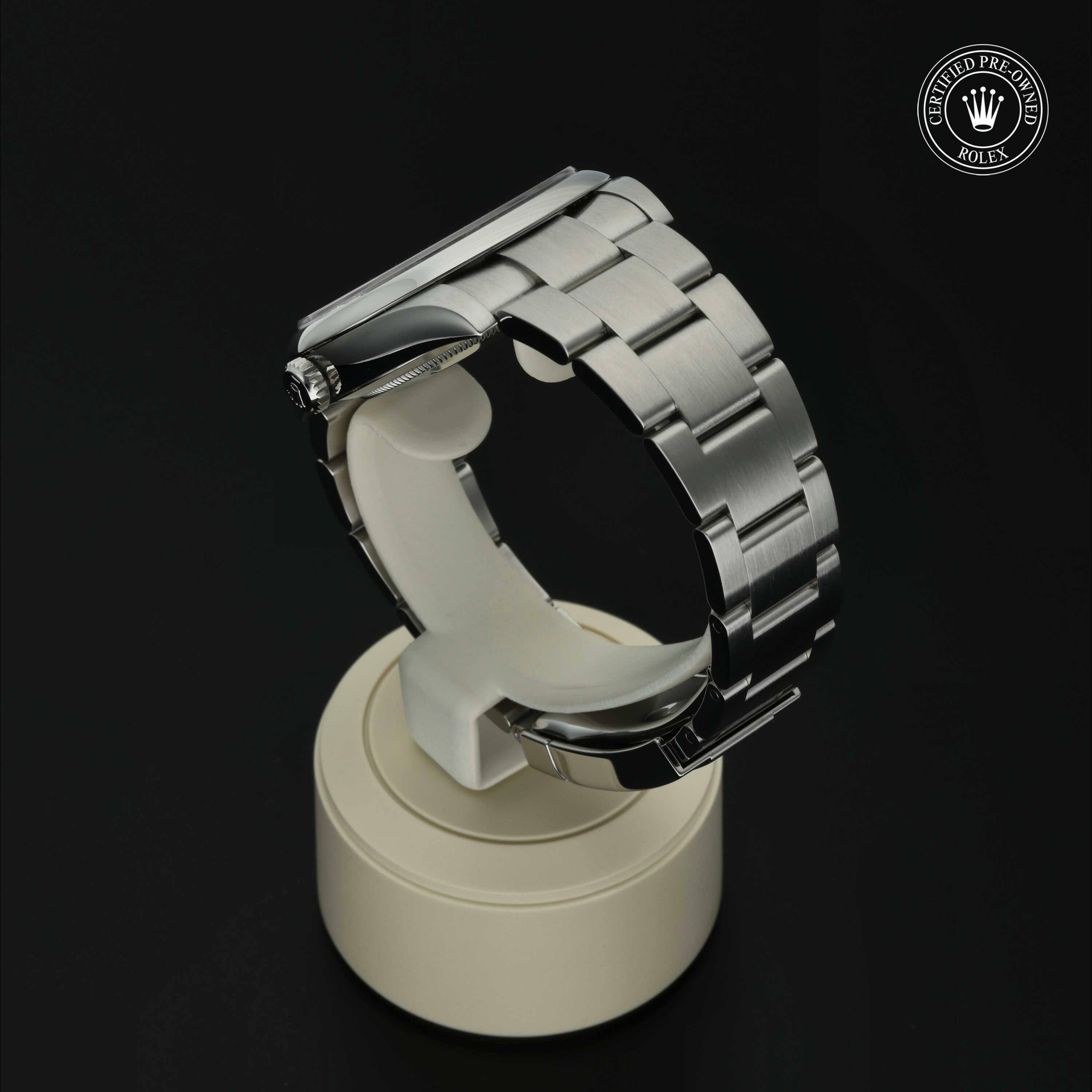 Rolex Oyster Perpetual 41 in Staal M124300-0005 at Hall of Time - vue 15