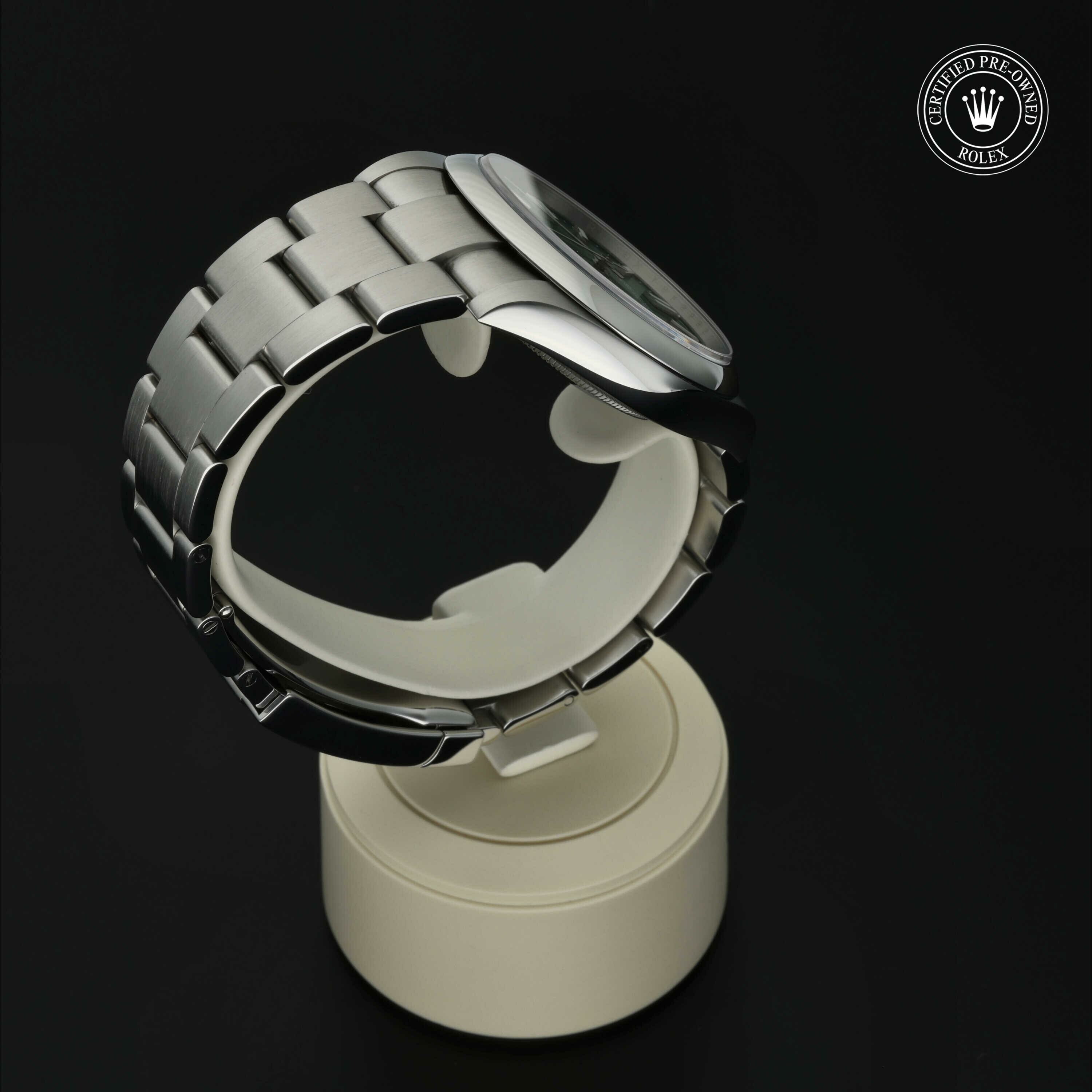 Rolex Oyster Perpetual 41 in Staal M124300-0005 at Hall of Time - vue 25