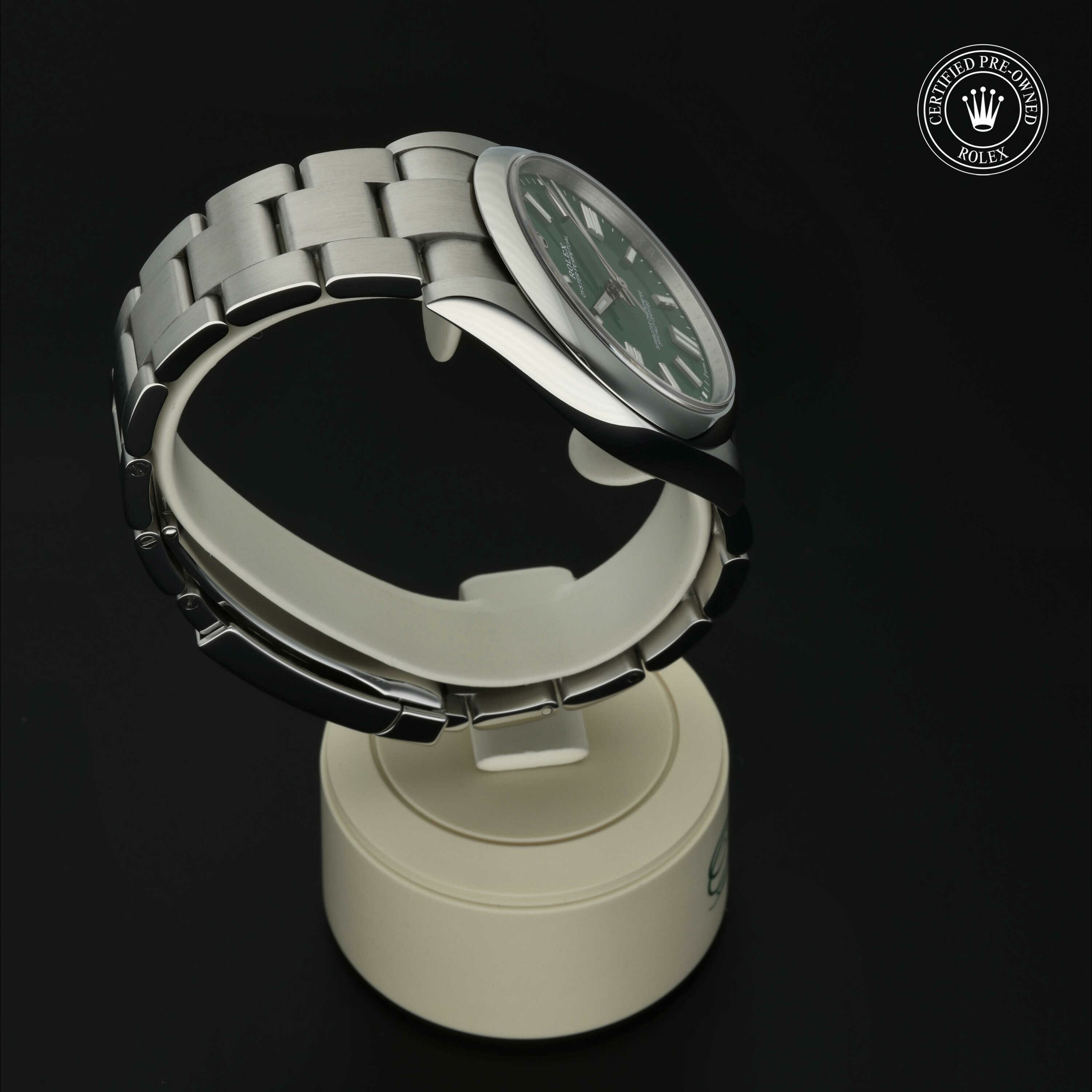 Rolex Oyster Perpetual 41 in Staal M124300-0005 at Hall of Time - vue 27