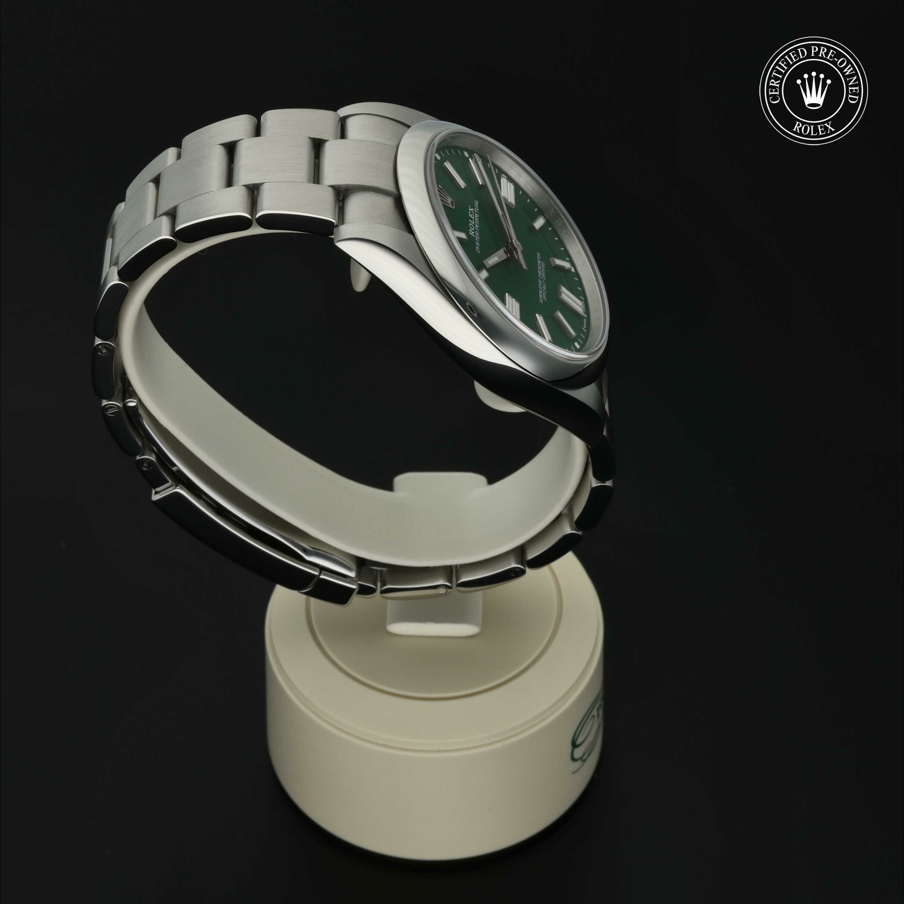 Rolex Oyster Perpetual 41 in Staal M124300-0005 at Hall of Time - vue 28